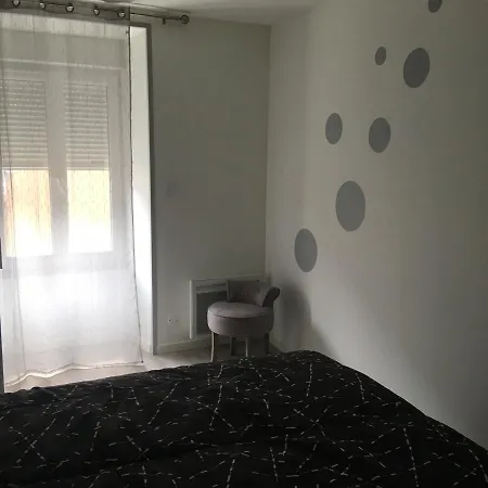 Studio Les Geants Apartment Hauterives